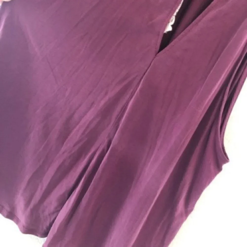 Boutique‎ Victoria & Sophia Dark Wine Red High Neck Halter Tank Top S